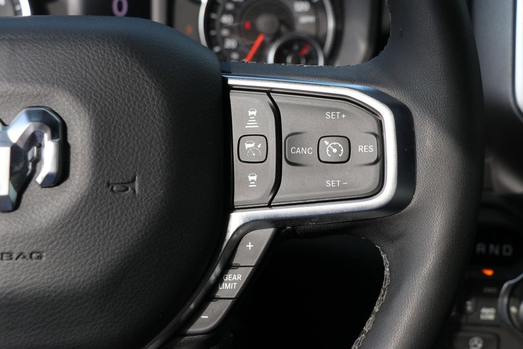 2025 RAM 1500 Big Horn Crew Cab 4x4 6'4" Box