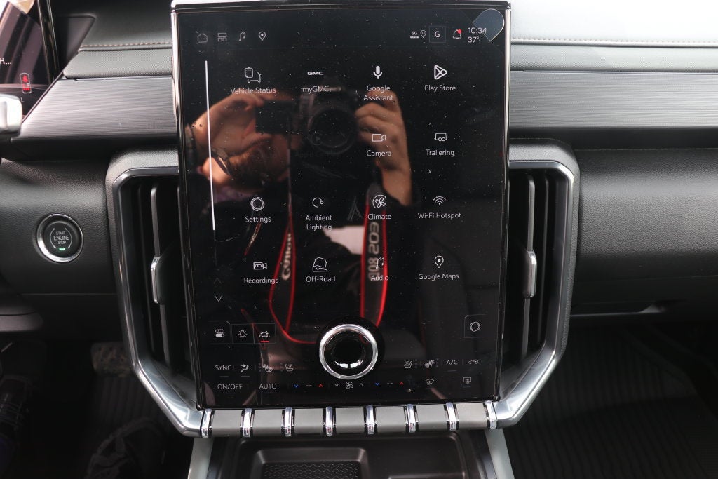 2027 GMC Acadia AT4