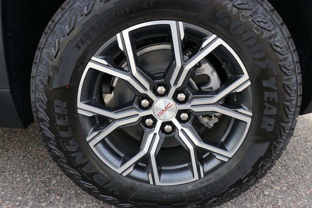 2027 GMC Acadia AT4